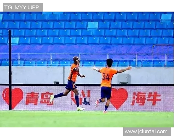 中超足球明星女友背后的故事与生活揭秘，闪耀球场之外的她们